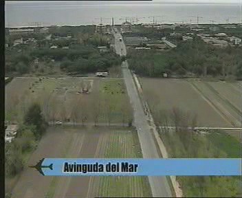 Campos agrícolas justo antes de llegar a la autovía de Castelldefels. La carretera que se ve es la avenida del mar (año 2000)